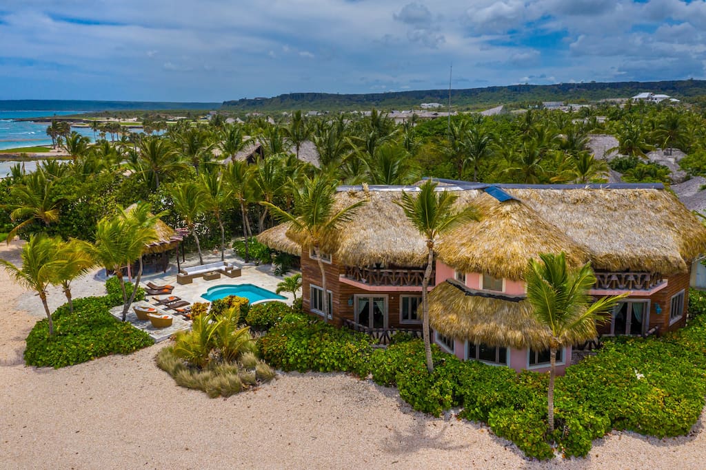 Oceanfront Cap Cana (Caleton) villa for rent – Pool, chef, butler, maid, Eden Roc Beach Club - Caleton Villas in Cap Cana