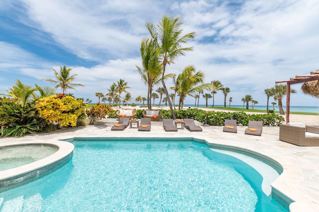 Oceanfront Cap Cana (Caleton) villa for rent – Pool, chef, butler, maid, Eden Roc Beach Club - Caleton Villas in Cap Cana