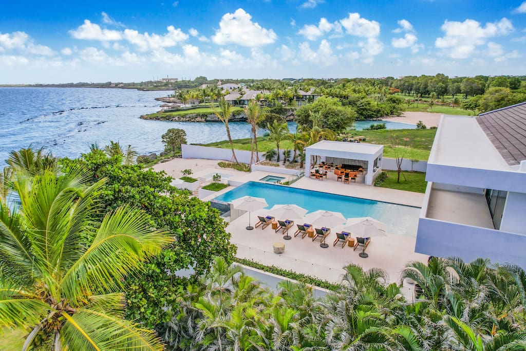 Exclusive Oceanfront Casa de Campo Villa with Private Beach, Huge Pool & Full Staff - Caleton Villas in Cap Cana